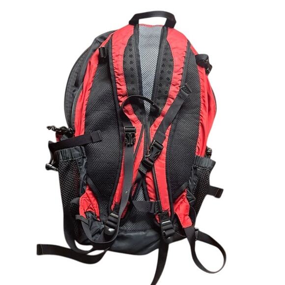 L. L. Bean Ultralight Day Pack Stowaway Red Black Cinch Top Backpack Buckle Zip - Picture 2 of 12